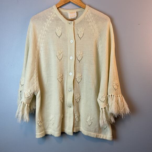 Vintage Shawl Full Arms Buttons Up/ Lovely Crochet/ Boho Shawl Cape Grandma - Picture 1 of 4